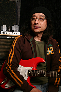 コットンクラブで、リオーネル・ルエケのギターを聴く