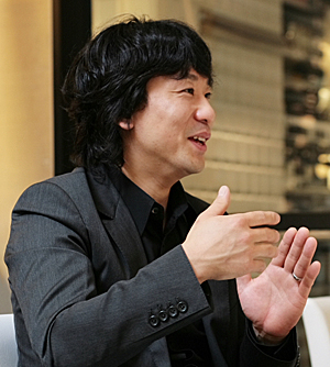 青木定治さんのお菓子をいただきながら……(1)「日本」を武器に―― 