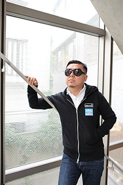 オウプナーズ完全別注のフーデッドパーカ