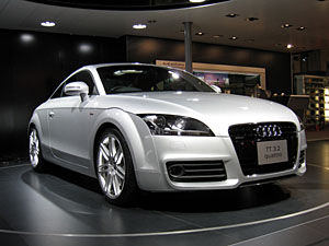 クルマからヒントを得たデザイン