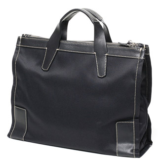 ベーシックをアップデートする「STEFANOMANO」のブリーフケース