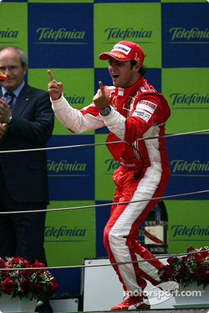 本当の愛好家に向けた正統派の時計づくり