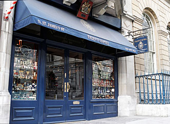 THE STORY OF TRUEFITT&HILL<br>世界最古の理髪店の歴史（その2／20世紀編）<br><br><br>スタッフ100名を抱えるトゥルフィット＆ヒルの繁栄と栄光