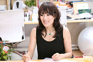 半年先まで予約がいっぱいの早野さんの施術のヒミツ<br><br>藤原美智子と早野実希子のビューティトーク(2)