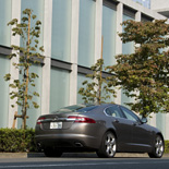 クルマはまず、立ち方を見る