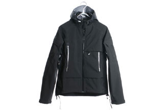 デザインと機能の服 ACRONYM(アクロニウム)