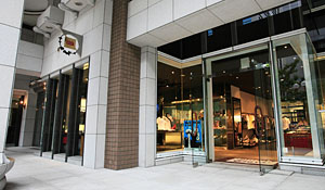 「オニツカタイガー」東京と神戸の旗艦店紹介 Photo05