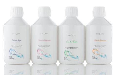 会場ではオリジナル限定Tシャツやアート作品を販売