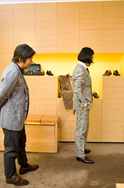 JOHN LOBB│祐真朋樹、ジョン ロブの「チャペル」ついに完成！（フィッティング編）