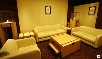 『スフィア パテック フィリップ ブティック TOKYO』の応接室。くつろいだ空間でゆっくりと時計を見ることができる。