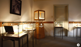 レセプション会場では貴重なアーカイブ商品も展示された。