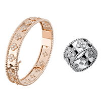 VAN CLEEF & ARPELS｜ヴァン クリーフ＆アーペル