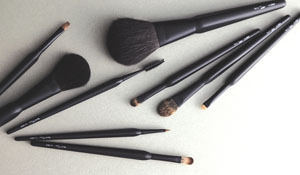 ブルーシュ|メイクアップブラシ|薄井興産 02