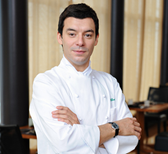 ブルガリ イル・リストランテ エゼクティブシェフ ルカ・ファンティン ブルガリ イル・リストランテ エゼクティブシェフ ルカ・ファンティン