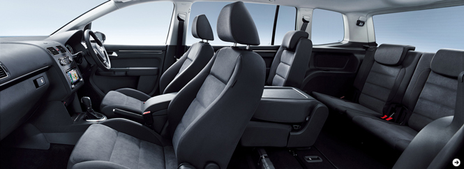 Volkswagen Golf Touran|フォルクスワーゲン ゴルフ トゥーラン|02