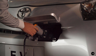 TOYOTA｜トヨタ　PHVとEVをカーシェアリング 02