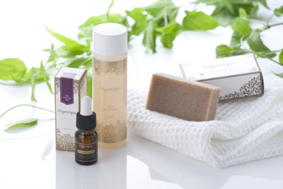 オーガニーク|アサイースキンケアシリーズ 02