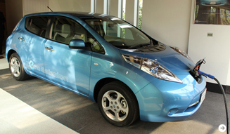 日産 リーフ|NISSAN LEAF 一般住宅へ電力供給するシステムを公開|02
