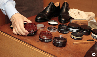 JOHN LOBB｜シューケアグッズ使用の注意点 01