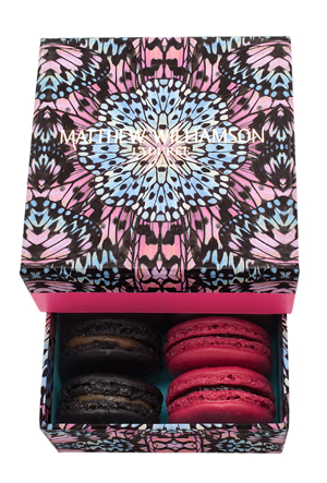 LADURĖE|マシュー・ウィリアムソンとのコラボレーションによる限定マカロンボックス 01