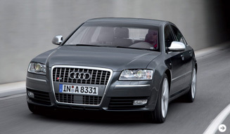 Audi S8｜アウディ S8　大型サルーンの常識を覆すモデルが登場｜02