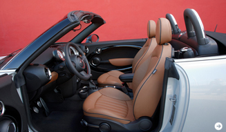 MINI クーペにつづく市販車史上初のロードスターが登場｜MINI｜05