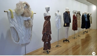 感じる服 考える服展|東京オペラシティアートギャラリー 07