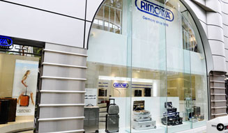 リモワ｜銀座店 06