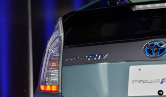 あたらしいプリウス「プリウス PHV」は、脅威の61.0km/ℓを記録!|TOYOTA|02