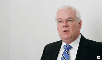 アウディAG技術開発担当取締役 ミハエル・ディック氏 インタビュー｜Audi｜08