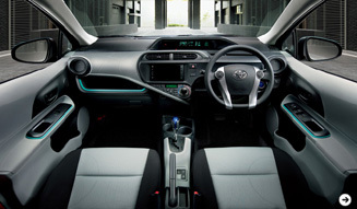 TOYOTA AQUA|トヨタ アクア 09