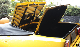 エンジンルームの後ろには十分なスペースをもつラゲッジが