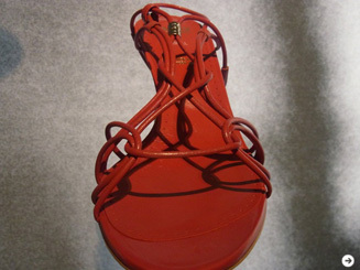 萩原輝美｜老舗ブランドが見せたデザインの魅力！ 02