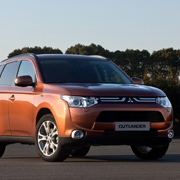 三菱、新型アウトランダーをワールドプレミア！｜MITSUBISHI