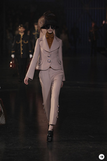 LOUIS VUITTON｜ルイ・ヴィトン 01