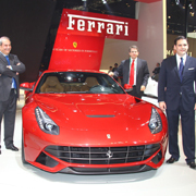 フェラーリのハイブリッドシステム「HY-KERS」を発表｜Ferrari