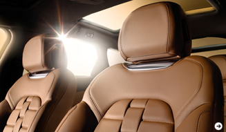 あらたなDSシリーズの最上位モデル「DS5」が日本登場｜Citroën