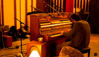 チリー・ゴンザレス『ソロ・ピアノ II』 02