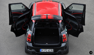 MINI John Cooper Works Crossover｜ミニ ジョン・クーパー・ワークス クロスオーバー