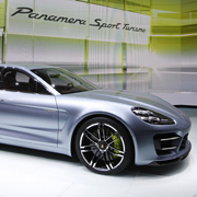 パリ現地リポート|Porsche