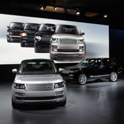 パリ現地リポート|Range Rover