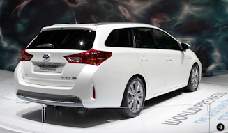 TOYOTA Auris HYBRID|トヨタオーリス ハイブリッド