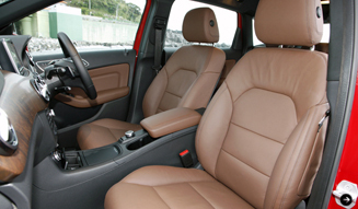 Mercedes-Benz B180 BlueEFFICIENCY｜メルセデス・ベンツ B180 ブルーエフィシェンシー