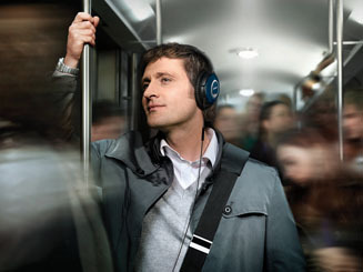 ボーズ|ノイズキャンセリング・ヘッドホン 04