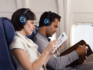 ボーズ|ノイズキャンセリング・ヘッドホン 02