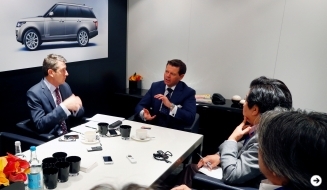 レンジローバーデザイナー、ジェリー・マクガバン氏にインタビュー|Range Rover