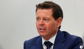 レンジローバーデザイナー、ジェリー・マクガバン氏にインタビュー|Range Rover