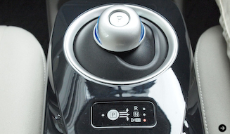 NISSAN LEAF|日産リーフ