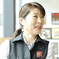 及川亮子