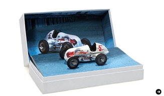 ヴィヴィアン・ウエストウッド|ミニカー 03